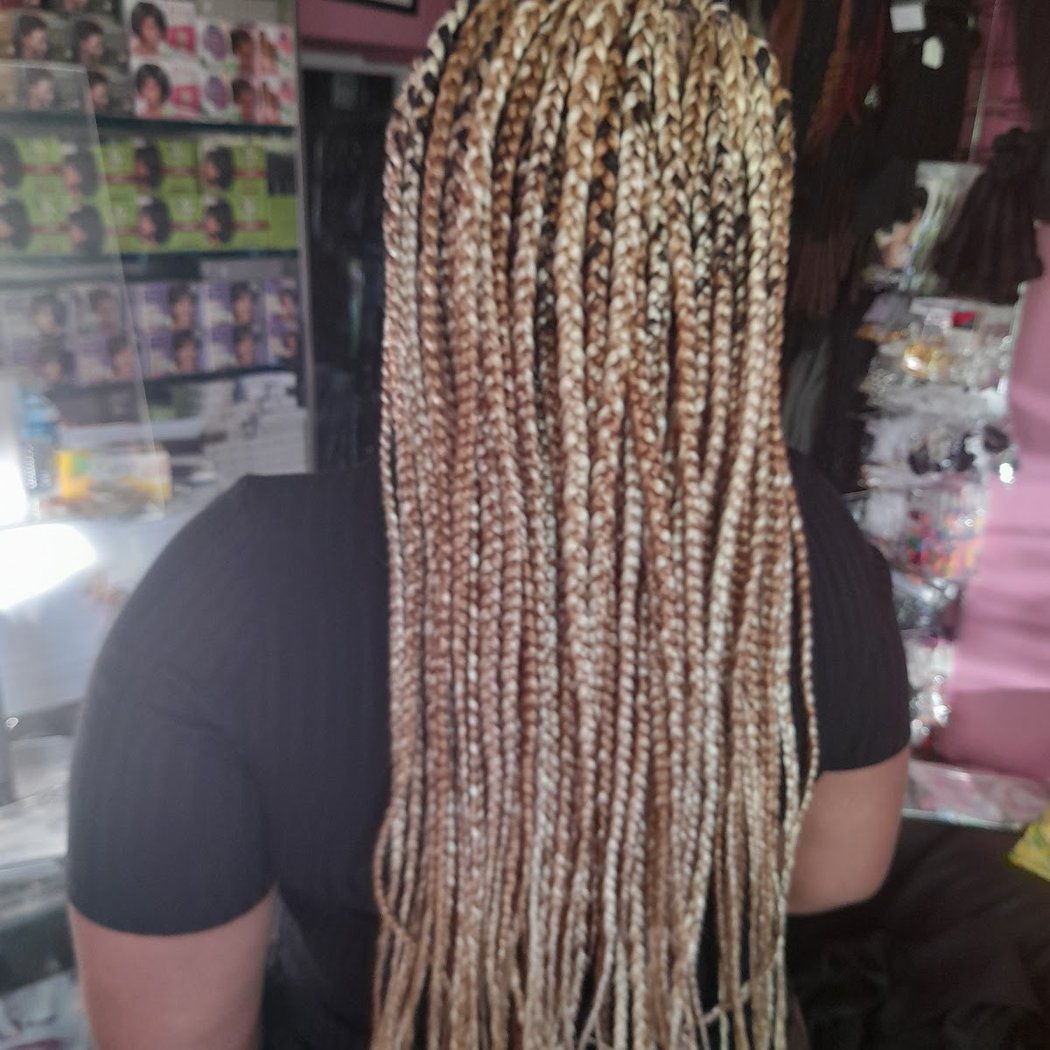 Loretta Coiffure 2